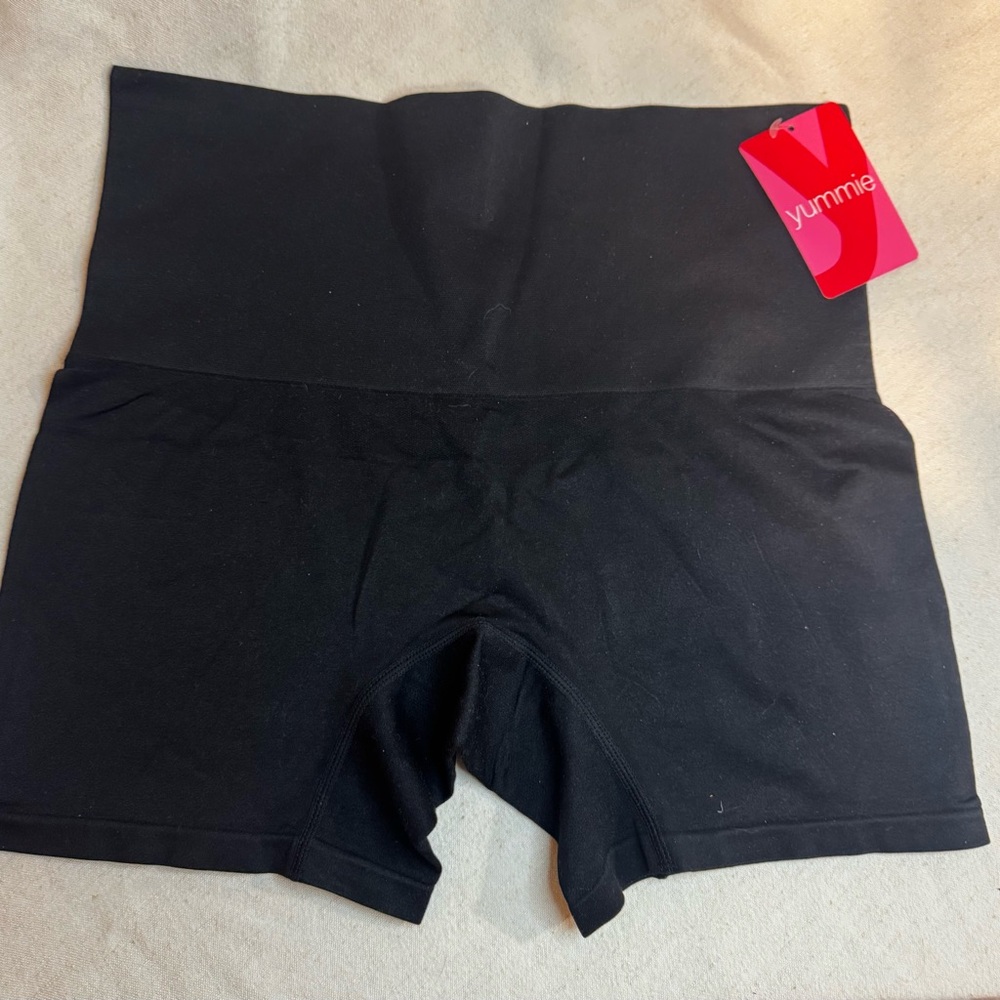 Yummie Seamless Shapewear Shorts Black 2X/3X NWT
